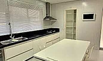 Imagem 6: Casa de condomínio para aluguel possui 400 metros quadrados com 4 quartos