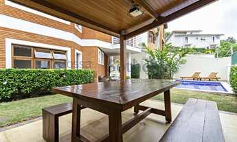 Imagem 3: Casa em rua tranquila com piscina