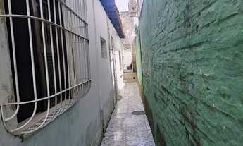 Imagem 4: Casa residencial no bairro Ilhotas, há 300 metros da Av. Frei Serafim