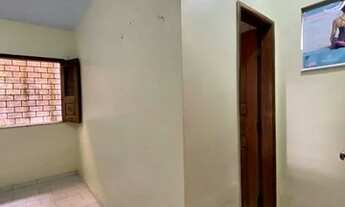 Imagem 3: Casa com 250m2 05 quartos no <br>Cohatrac