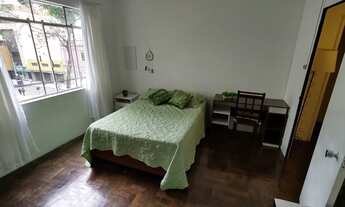 Imagem 3: Quarto feminino individual mobiliado