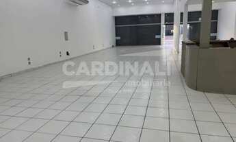 Imagem 2: Salão comercial com localização privilegiada, com estacionamento