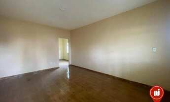 Imagem 3: Casa com 3 dormitórios para alugar, 150 m² por R$ 2.500,00/mês - Centro - Mário Campos/MG