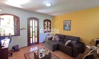 Imagem 3: Casa residencial e comercial disponível para venda no bairro Tabajaras em Uberlândia-MG