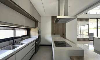 Imagem 5: Imóvel para aluguel e venda tem 490 metros quadrados com 4 quartos