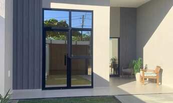 Imagem 2: Casa Moderna com Quintal Amplo e Suíte Master