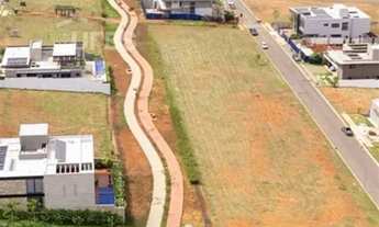 Imagem 2: Excelente lote de 800 m2, sem vizinho de fundo e com ótima localização dentro do condomíni