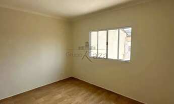 Imagem 4: Oportunidade - Casa Térrea - Parque Santo Antônio - 2 Dormitórios - 70m²