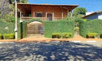 Imagem: Uma Linda Casa, praticamente uma chácara