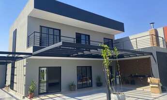 Imagem 3: Sobrado para venda possui 310 metros quadrados com 3 quartos em Dom Bosco - Cuiabá - MT