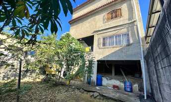 Imagem: Imóvel com duas residências, localizada