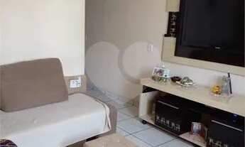 Imagem 2: Sobrado 2 dormitórios, 1 banheiro, sala, armários nos dormitórios e 1 vaga de garagem