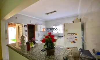 Imagem 7: Casa térrea com 3 dormitórios, 1 suíte, 2 salas, 3 banheiros e garagem para 4 carros