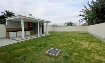 Imagem 6: Casa para venda possui 102 metros quadrados com 3 quartos em Meia Praia - Itapema - SC