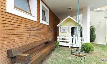 Imagem 7: Casa em rua tranquila com piscina