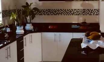 Imagem 4: Linda casa mobiliada! Pé direito duplo, piscina, churrasqueira