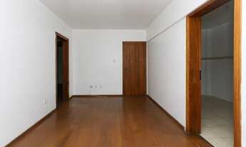 Imagem 2: Apartamento com 2 Quartos para Alugar no bairro Centro com 67m²