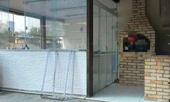 Imagem 3: Casa 2 quartos e área de lazer com piscina