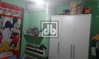 Imagem 7: VENDA - JULIO BOGORICIN - CASA LINEAR - 5 QUARTOS - 1 SUITE - TERRAÇO COM CHURRASQUEIRA E