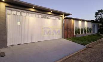 Imagem 2: Seu Refúgio Exclusivo: Casa com 3 quartos e Vista Panorâmica para a Serra do Mar