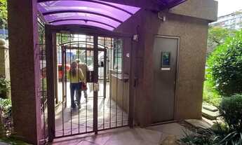 Imagem 3: Apartamento 3 Dormitórios com Suíte, Closet, Sacada e Piso Laminado Próximo ao Mãe de Deu