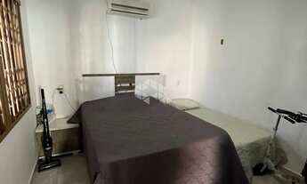 Imagem 7: CASA DE ALTO PADRÃO PRÓXIMA À PRAIA - MOBILIADA E COM PISCINA