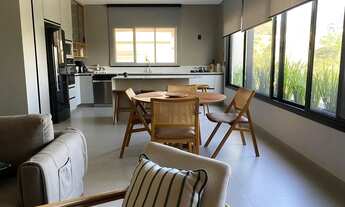 Imagem 7: Casa no Condomínio Verana com automação, móveis planejados e energia solar