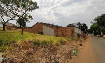 Imagem 3: Lote para venda possui 405 m²