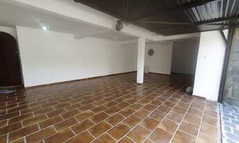 Imagem 2: Charmosa casa 5 quartos no Bom Clima