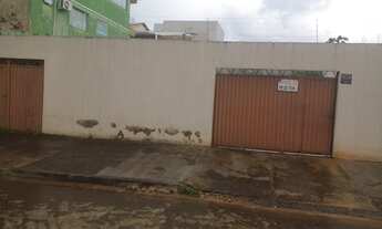 Imagem: Vendo lote com uma quitinete no fundo do