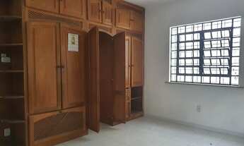 Imagem 4: Casa para aluguel tem 627 metros quadrados com 4 quartos. otima para co