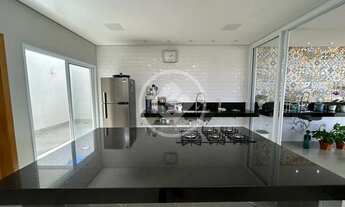 Imagem 7: Casa Alto Padrão, 4 Suítes, 1 suíte master com closet, 5 Banheiros + Lavabo, todos com ban