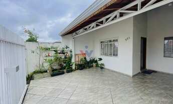 Imagem 2: Casa Térrea no Xaxim Conforto, Espaço e Praticidade em Localização Privilegiada