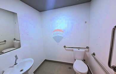 Imagem 10: Loja Comercial com Mezanino