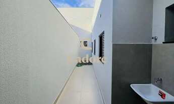 Imagem 2: Casa com entrada facilitada no Bairro Novo Mundo 3/4 sendo 1 suíte com closet