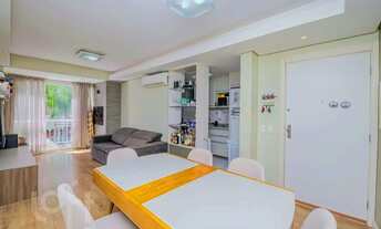 Imagem 2: Apartamento à venda em Vila Ipiranga com 74 m², 3 quartos, 1 suíte, 1 vaga