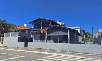 Imagem: Casa à venda de 4 quartos no bairro Balneário