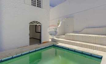 Imagem 2: Casa à venda com 4 dormitórios no bairro Carvoeira - Florianópolis