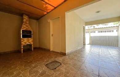 Imagem 4: Venda e aluguel:Casa com 3 quarto, à venda 103 mt por R$ 470,000,00 / São Pedro / JF / MG