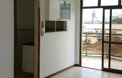 Imagem 2: Bairro de Fatima- 1 qto - sala com vda - 1 vaga - prox Ponte