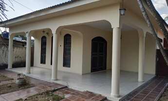 Imagem 2: Casa com Piscina-3 quartos-Completa em armários-St Sul II-Barra do Garças