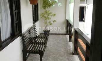 Imagem 3: Sobrado com amplo quintal