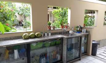 Imagem 4: Casa triplex em Camboinhas composta por 5 dormitórios (casa principal), sendo 3 suítes, pi