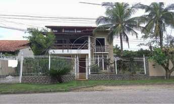 Imagem 2: Casa triplex em Camboinhas composta por 5 dormitórios (casa principal), sendo 3 suítes, pi