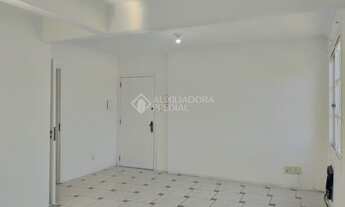 Imagem 2: PORTO ALEGRE - Apartamento Padrão - Partenon