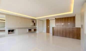 Imagem 4: Apartamento para venda possui 121 metros quadrados com 3 quartos em Petrópolis - Porto Ale