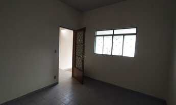 Imagem 2: ALUGA-SE I CASA EXCELENTE LOCALIZAÇÃO