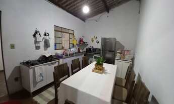 Imagem 2: Casa para venda com 160 metros quadrados com 3 quartos em São Jorge - Uberlândia - MG