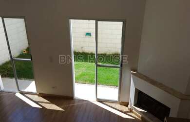 Imagem 2: Casa para Venda em Cotia, Jardim da Glória, 3 dormitórios, 1 suíte, 3 banheiros, 2 vagas