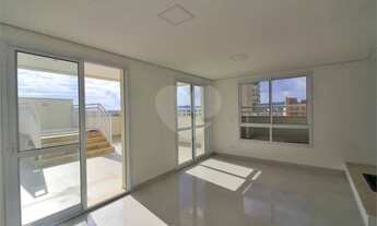 Imagem 3: Cobertura duplex de alto padrão. Elevador privativo